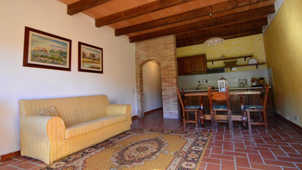 Maison d'hôtes Fattoria Di Fugnano à San Gimignano Extérieur photo